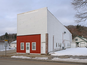 103 Mckay Ave in Spring Valley, WI - Building Photo - Building Photo