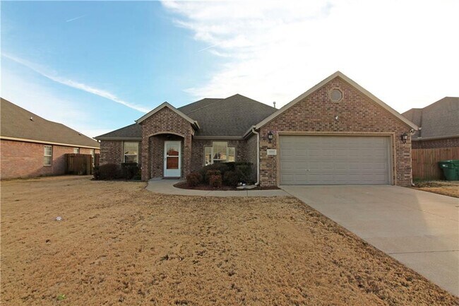1200 Kensington Dr in Centerton, AR - Building Photo - Building Photo