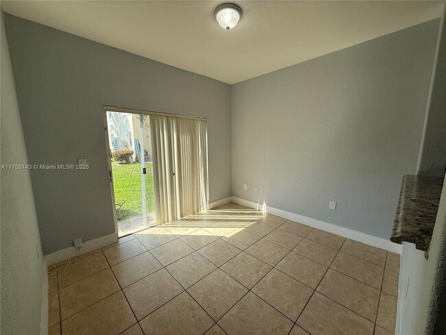 1569 SE 26th St in Homestead, FL - Building Photo - Building Photo