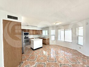 7874 W Beryl Ave in Peoria, AZ - Building Photo - Building Photo