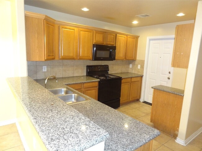 1554 Village Way Dr in Brookshire, TX - Building Photo - Building Photo