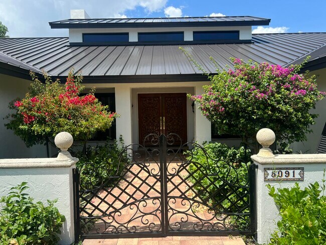 5091 SE Burning Tree Cir in Stuart, FL - Building Photo - Building Photo