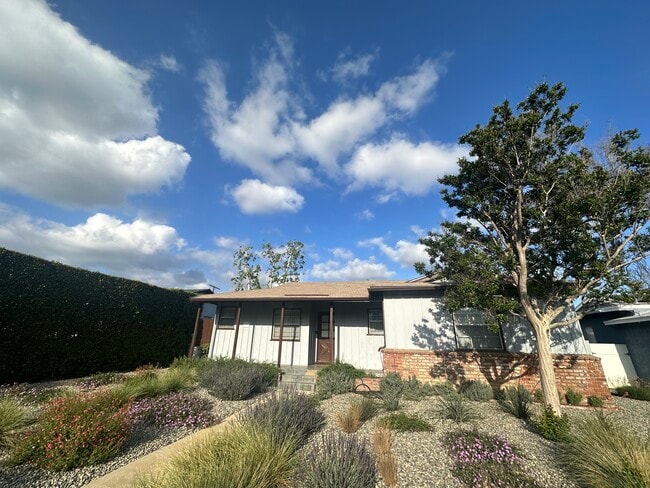 property at 8956 Swinton Ave
