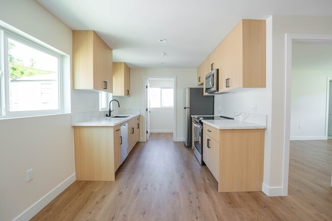 1034 Westmoreland Ave in Los Angeles, CA - Building Photo - Building Photo