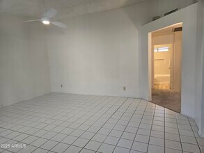 3033 E Siesta Ln in Phoenix, AZ - Building Photo - Building Photo