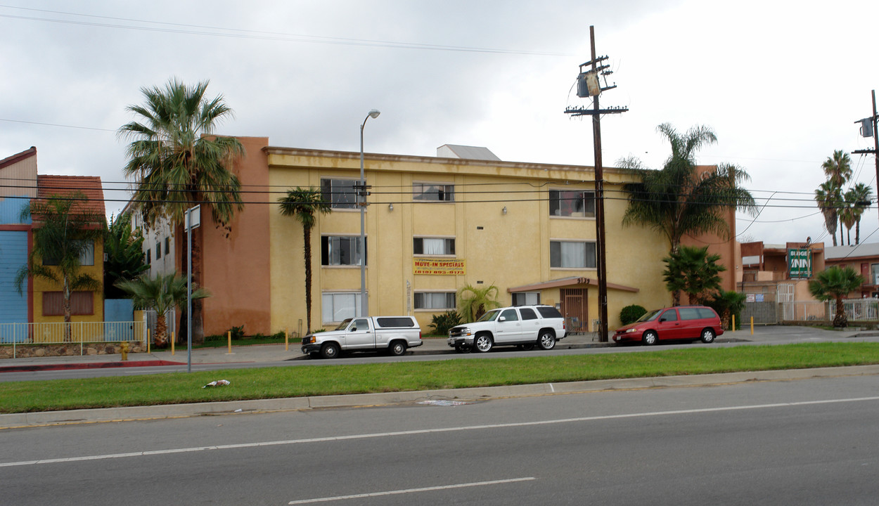 Jade Apartments in North Hills, CA - Building Photo