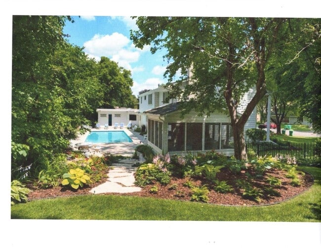 2730 Glenhurst Ave in Minneapolis, MN - Building Photo - Building Photo