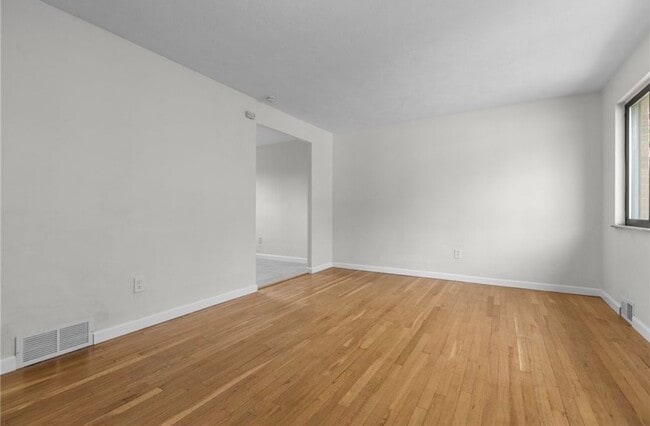 548B Firethorne Dr in Monroeville, PA - Building Photo - Building Photo