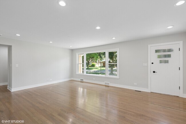 5136 Coyle Ave in Skokie, IL - Building Photo - Building Photo