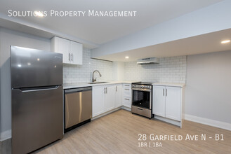 28 Garfield Av N in Hamilton, ON - Building Photo - Building Photo