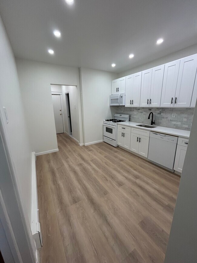 226 77th St, Unit 1 in North Bergen, NJ - Building Photo - Building Photo