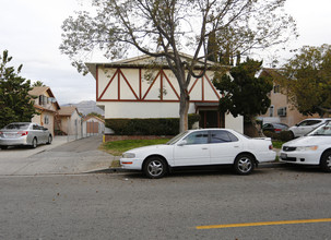 355 W Lomita Ave in Glendale, CA - Building Photo - Building Photo