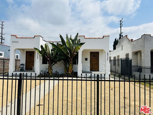 property at 5722 1/2 S Manhattan Pl