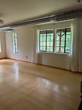 2230 NW Aspen Ave, Unit Basement Apartment in Portland, OR - Building Photo - Building Photo