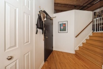 1733 W Irving Park Rd in Chicago, IL - Building Photo - Building Photo