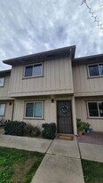 2500 Lawrence St in Ceres, CA - Building Photo