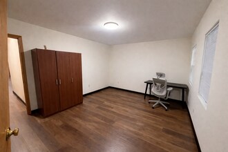 1361 1/2 W Adams Blvd in Los Angeles, CA - Building Photo - Building Photo