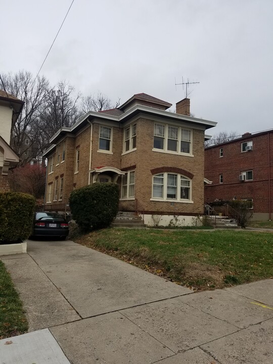 370 Probasco St in Cincinnati, OH - Building Photo