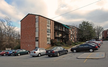 Kingston Place in Knoxville, TN - Building Photo - Building Photo