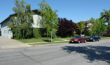 Diamond Creek Apartments in Sunnyvale, CA - Foto de edificio - Building Photo