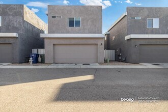 864 E Park Modern Dr in Tucson, AZ - Foto de edificio - Building Photo