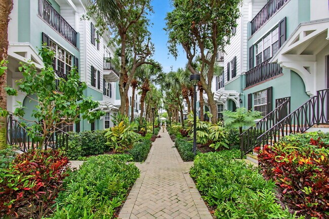 365 W Mallory Cir in Delray Beach, FL - Foto de edificio - Building Photo