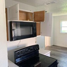 106 W Tutt St in Howe, TX - Building Photo - Building Photo