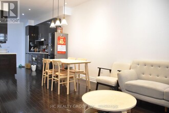 10-10 Hargrave Ln in Toronto, ON - Building Photo - Building Photo