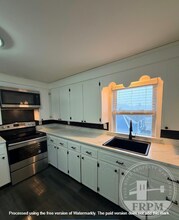 64 Walnut St in Tiverton, RI - Building Photo - Building Photo