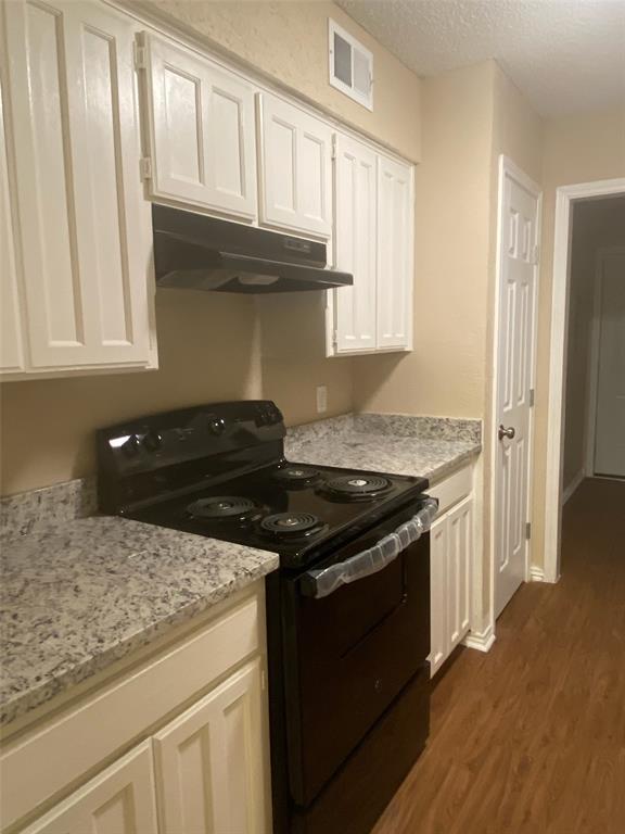 1122 Brady Dr in Irving, TX - Foto de edificio - Building Photo