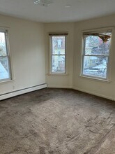 66 Prospect St, Unit 3 in New Britain, CT - Foto de edificio - Building Photo