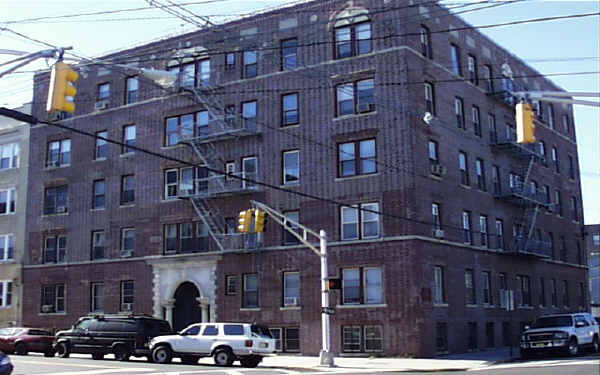 6611-6615 Broadway in West New York, NJ - Building Photo - Building Photo