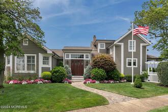 208 Neptune Pl in Sea Girt, NJ - Building Photo - Building Photo