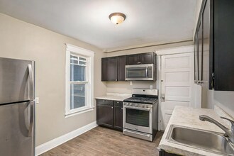 823 Oakland Dr in Kalamazoo, MI - Building Photo - Building Photo