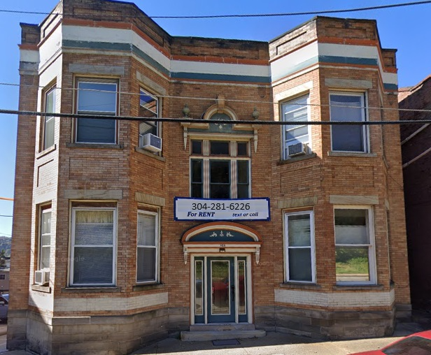 823 Market St in Wheeling, WV - Building Photo