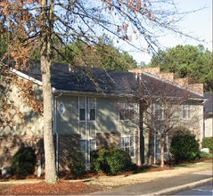 River Ridge Apartments in Riverdale, GA - Building Photo - Building Photo