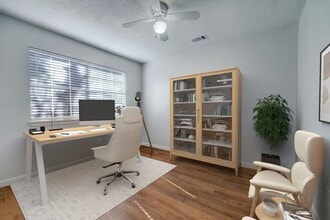 15102 Jordan Oaks St in Houston, TX - Building Photo - Building Photo