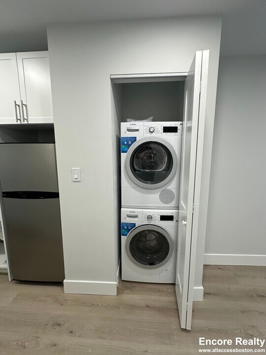 80 West Cedar St, Unit 44A-7 in Boston, MA - Building Photo