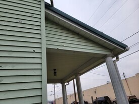 715 Chester Ave in Roscoe, PA - Building Photo
