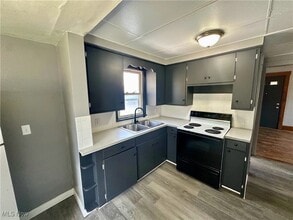 323 Belden Ave NE in Canton, OH - Building Photo - Building Photo