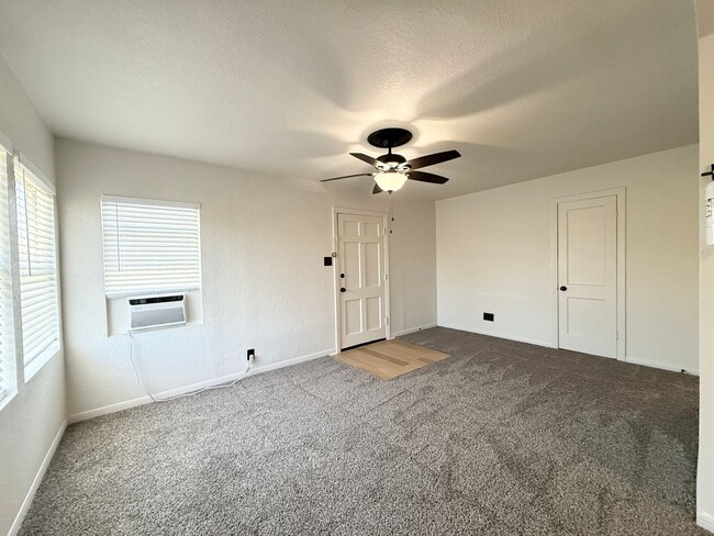 1242-1244 San Felipe St in Angleton, TX - Foto de edificio - Building Photo