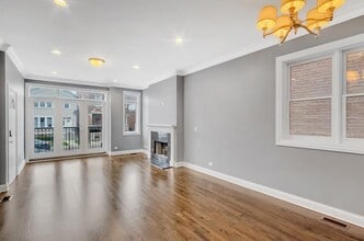 2417 W Fillmore St in Chicago, IL - Building Photo - Building Photo