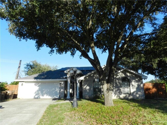 17 Liz Rios Dr in Edinburg, TX - Building Photo - Building Photo