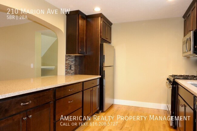 210 Marion Ave NW in Grand Rapids, MI - Building Photo - Building Photo