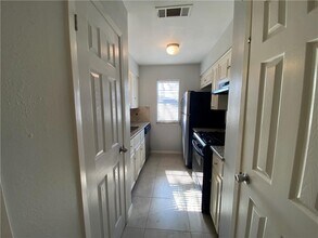 5249 Meadow Creek Dr in Austin, TX - Building Photo - Building Photo