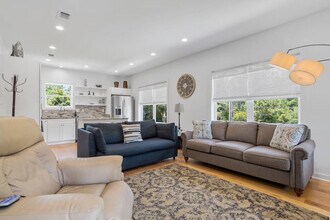 111 Eleanor Ave in Pass Christian, MS - Building Photo - Building Photo