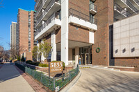 Thorndale Beach South Condominiums in Chicago, IL - Building Photo - Building Photo