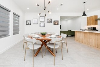 305 Deer Path Lp in Laredo, TX - Foto de edificio - Building Photo