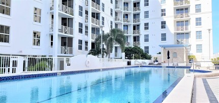 255 Evernia St, Unit 803 in West Palm Beach, FL - Foto de edificio - Building Photo