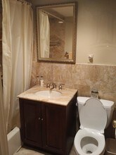 6 Whittier Pl, Unit 14J in Boston, MA - Foto de edificio - Building Photo
